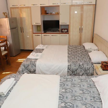 Elvi Aerd Apartment เบราท ภายนอก รูปภาพ